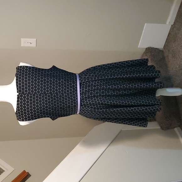 Elle Women’s Sleeveless Dress Size M Black And White With Purple Belt - Picture 2 of 10